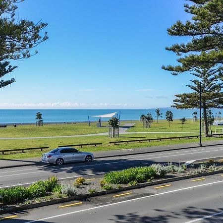 Marine Parade Magic - Napier Holiday Home Exterior foto